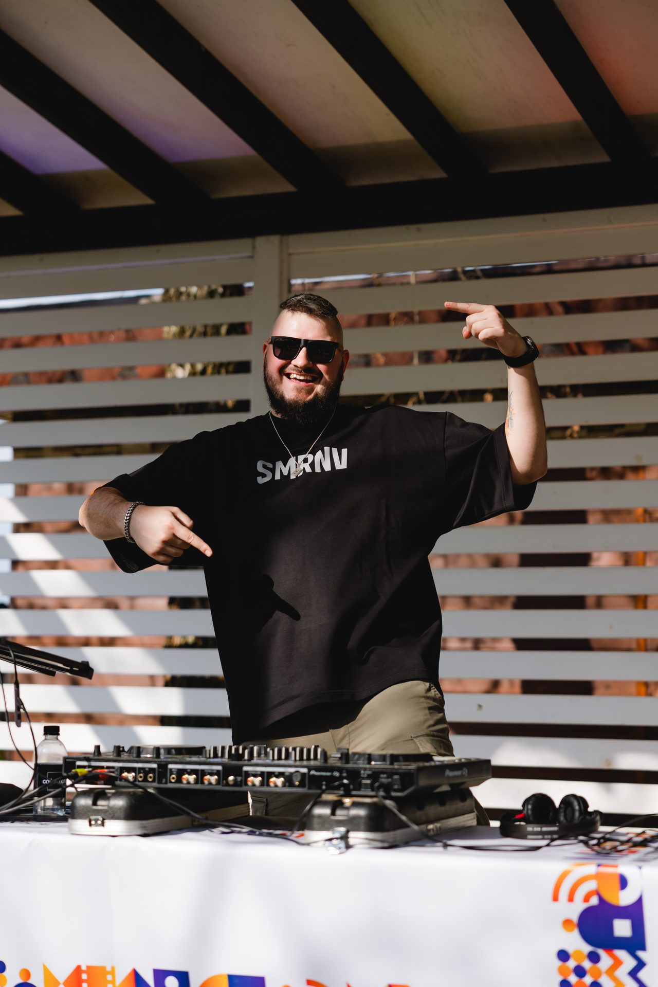 Алексей Смирнов — DJ_SMRNV за пультом