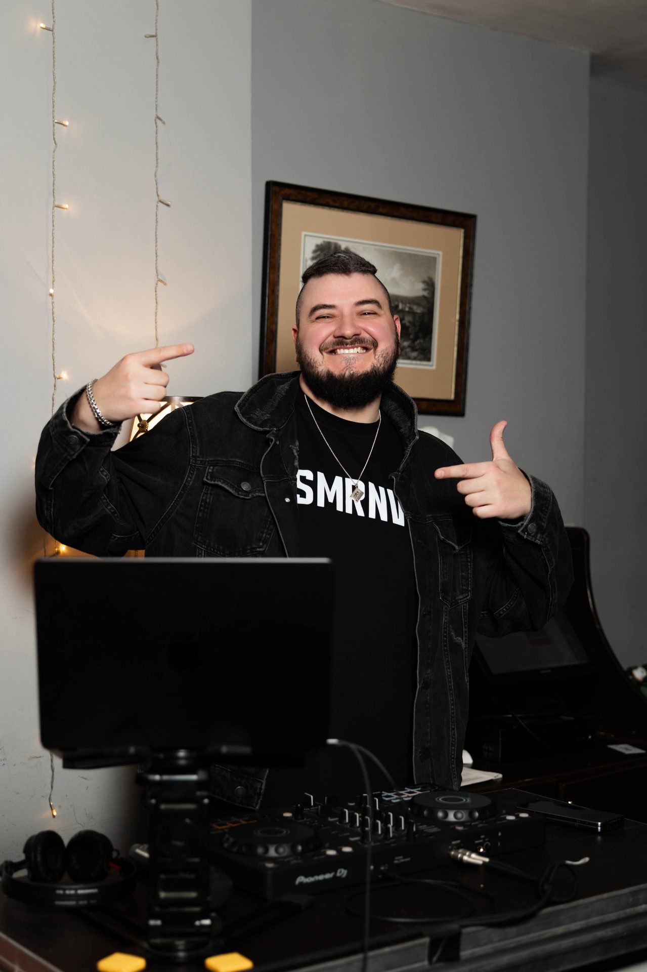 Алексей Смирнов — DJ_SMRNV на мероприятии